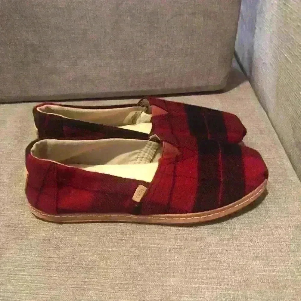 TOMS Alpargata Red Black Buffalo Plaid‎ Flannel Slip On Shoes Womens 6.5